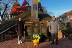 photo_5452148051411075536_y