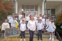 photo_5323440465804119954_y