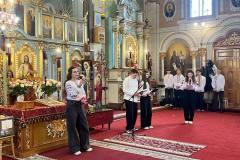 photo_5368785055481796757_y