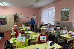 photo_5321512940316256014_y