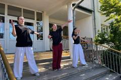 photo_5244949685066660083_y