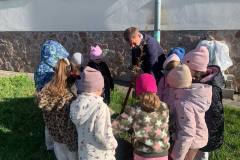 photo_5438583702880458907_y