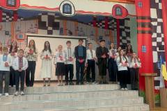 photo_5334899739197566422_y