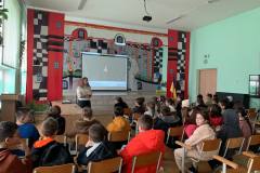 photo_5260442053013868652_y