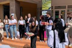 photo_5327929612866542455_y