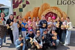 photo_5353081010071403129_y