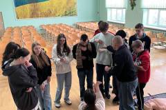 photo_5449912598242908104_y