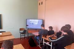 photo_5242547707426493232_y