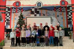 photo_5440374347756851915_y