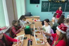 photo_5321172963593752349_y