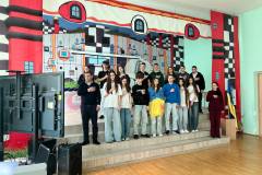 photo_5307918097517843059_y