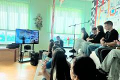 photo_5307918097517843060_y