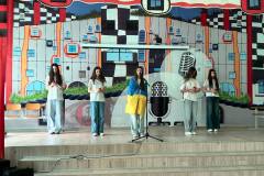 photo_5307918097517843066_y