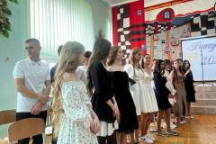 photo_5440901426143418739_y