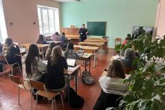 photo_5253715159270757962_y