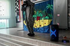 photo_5388573889661103438_y