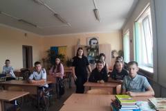 photo_5433728843644003789_y