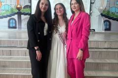 photo_5386320792767296669_y