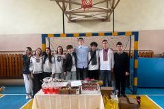 photo_5273831330087563389_y