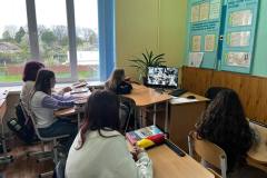 photo_5255799996522027653_y