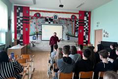 photo_5253545138691627243_y