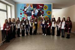 photo_5465545643545188108_y